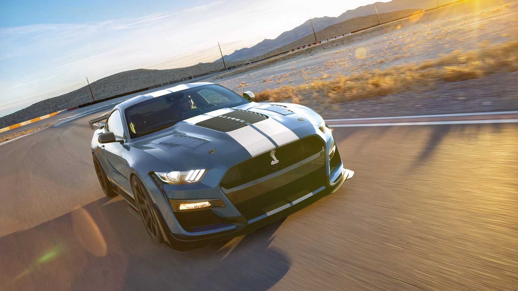 2021 Ford Shelby Mustang GT500 tracking