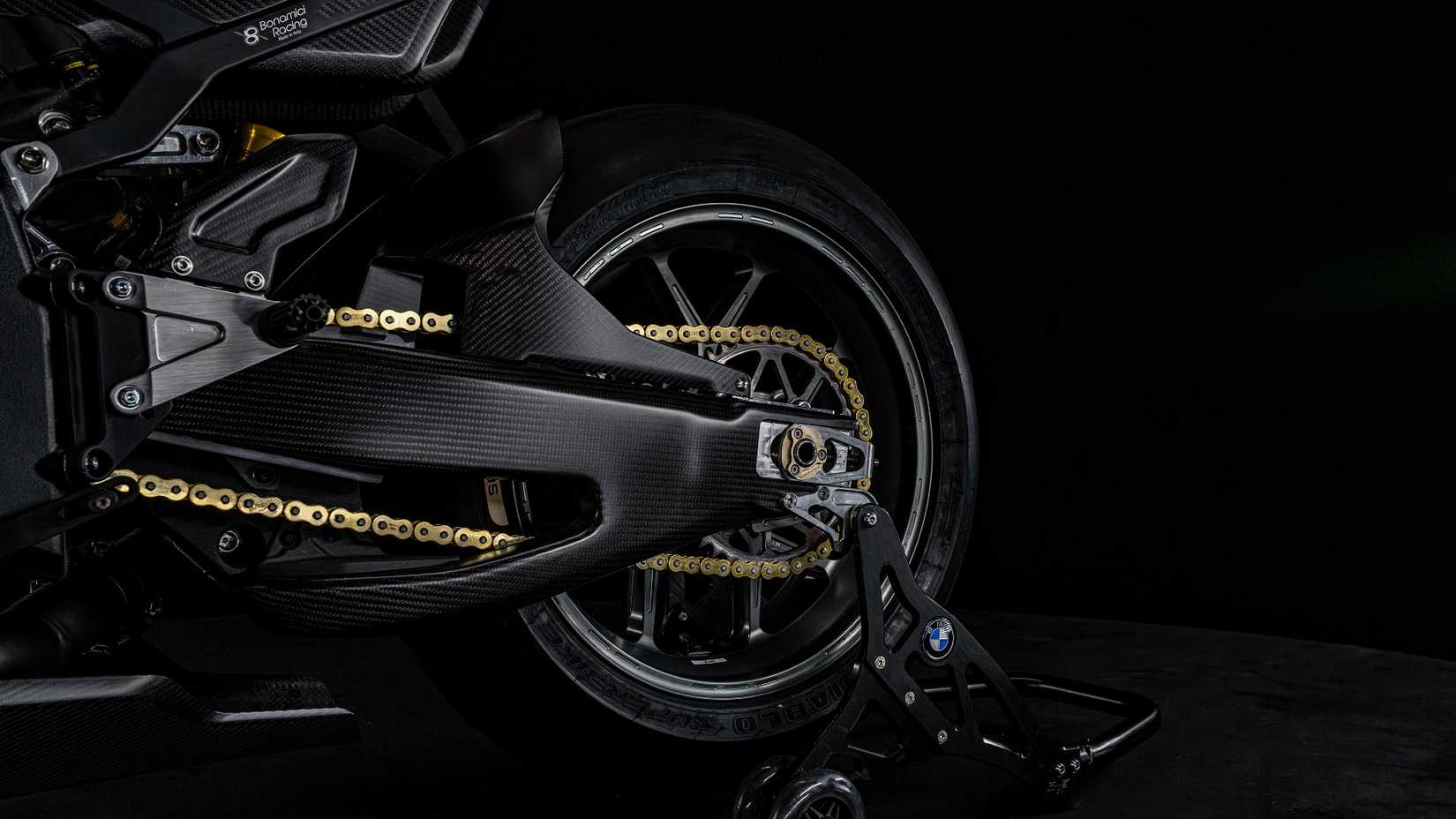 Foto de estúdio do braço oscilante BMW Concept RR