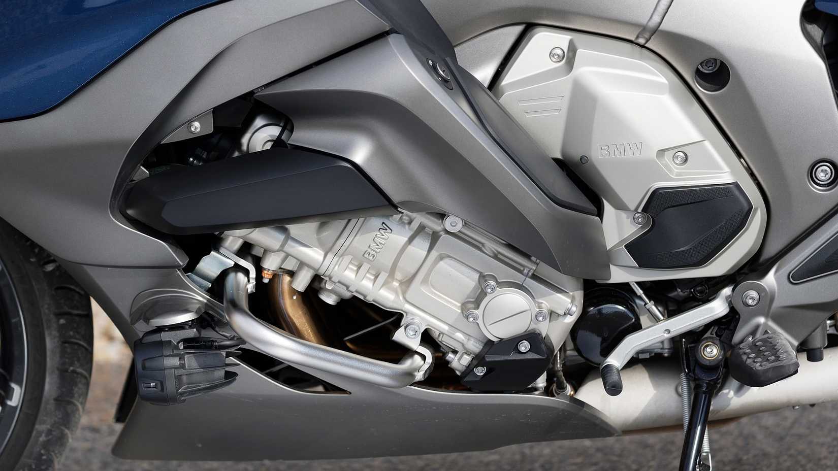 Detalhe do motor BMW K 1600 GTL em close