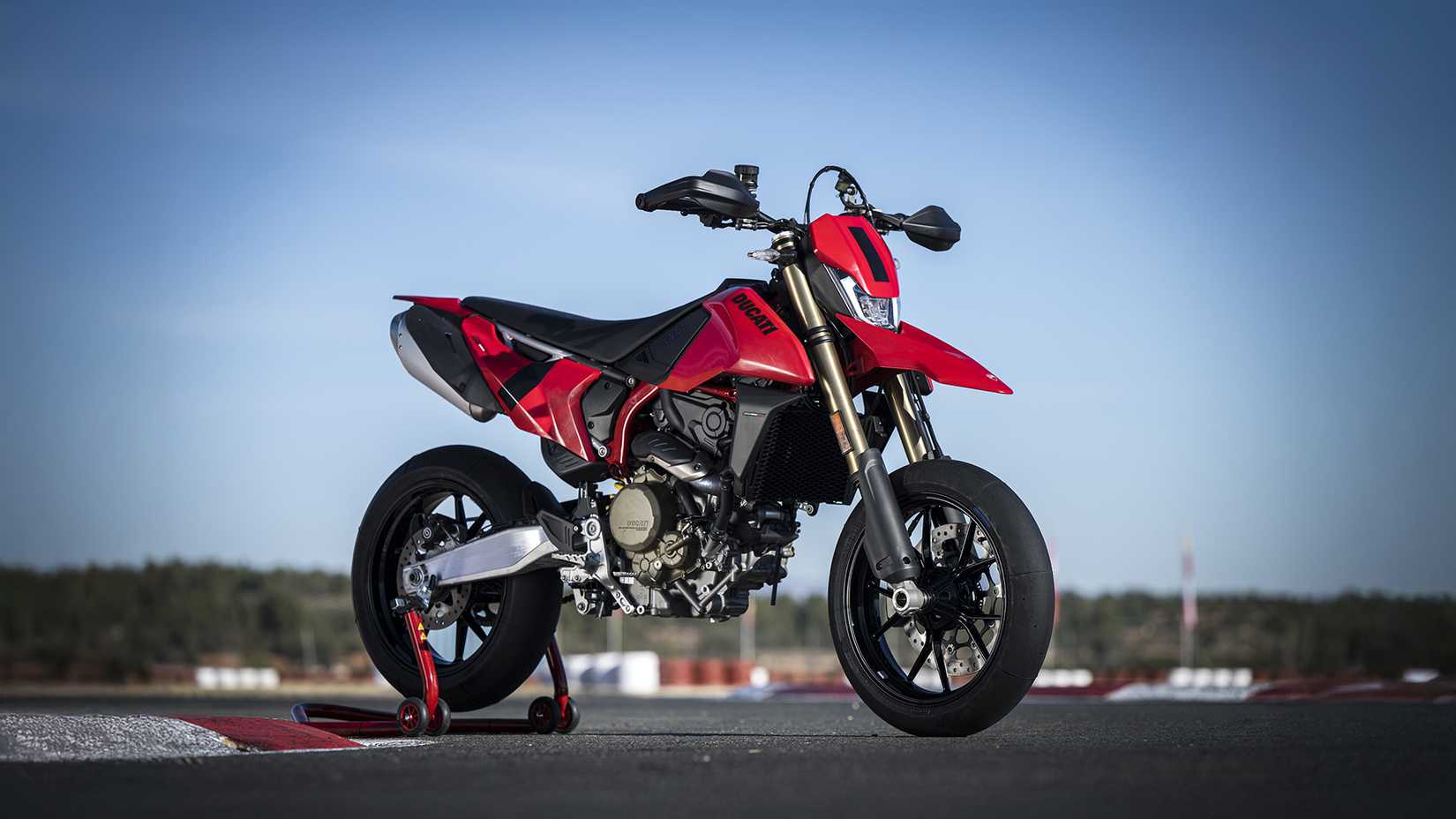 Ducati Hypermotard 698 cinematic shot from the front three-quarters