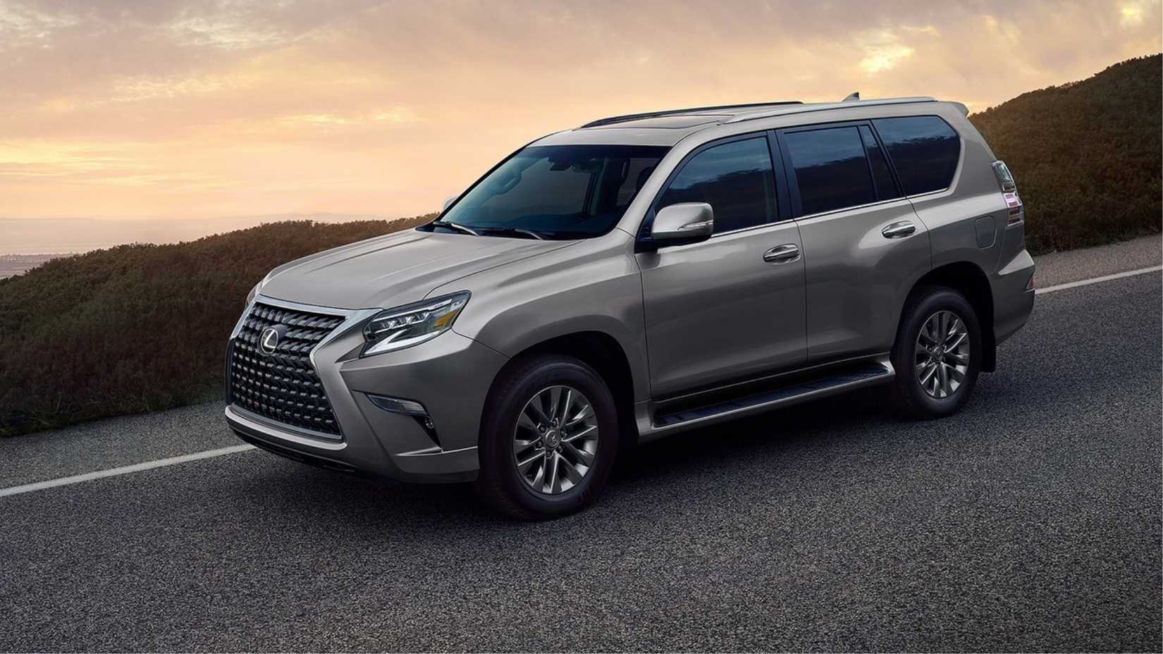Front 3/4 of 2020 Lexus GX 460 parked in a hill