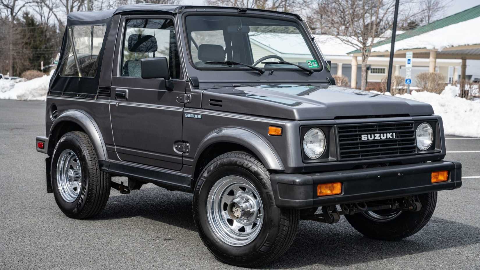 gray Samurai front-quarter