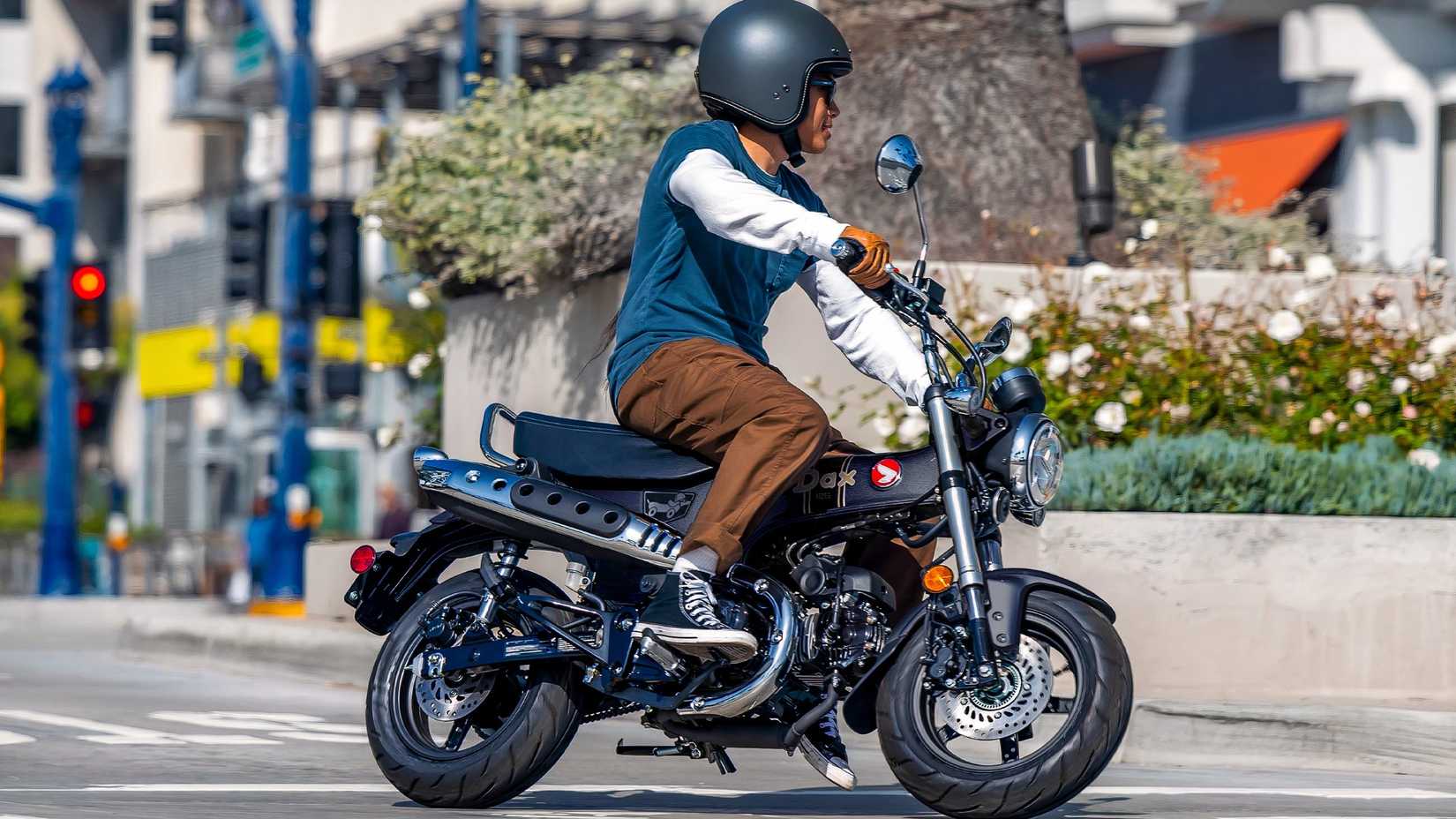 Tiro de curva Honda DAX 125