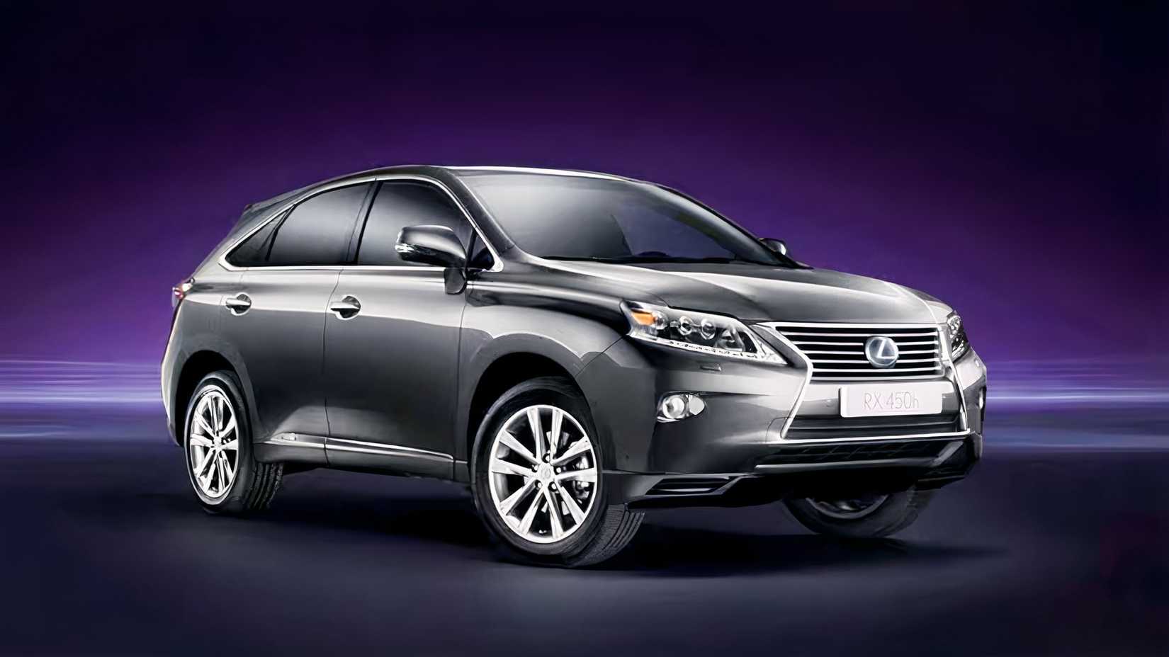 2015 Lexus RX front 3/4 shot parked