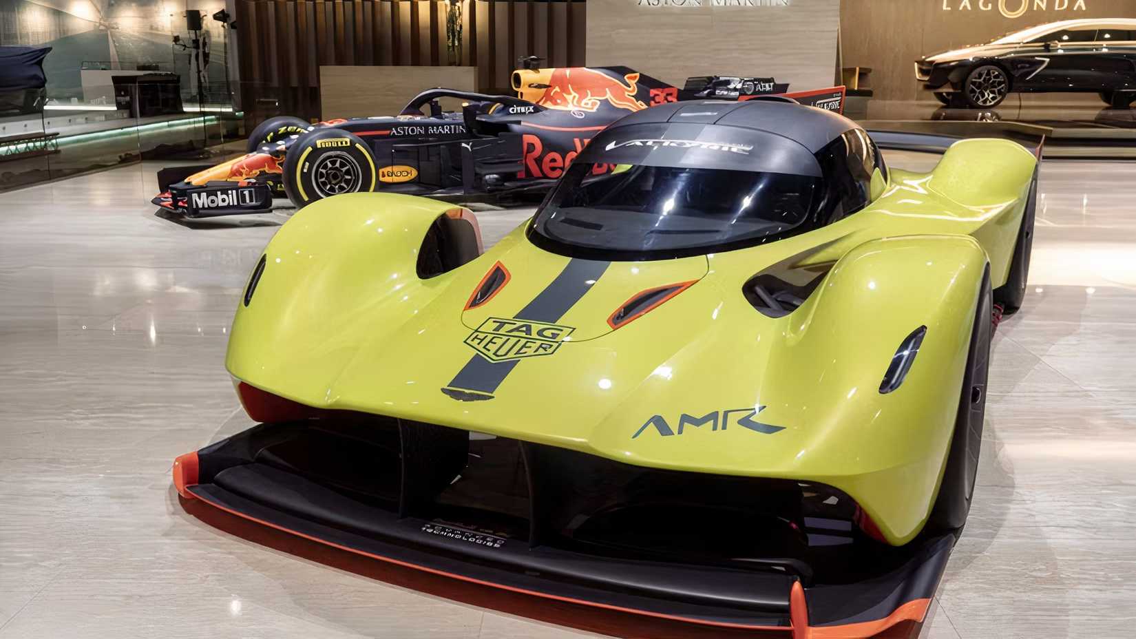Aston Martin Valkyrie AMR Pro front 3/4