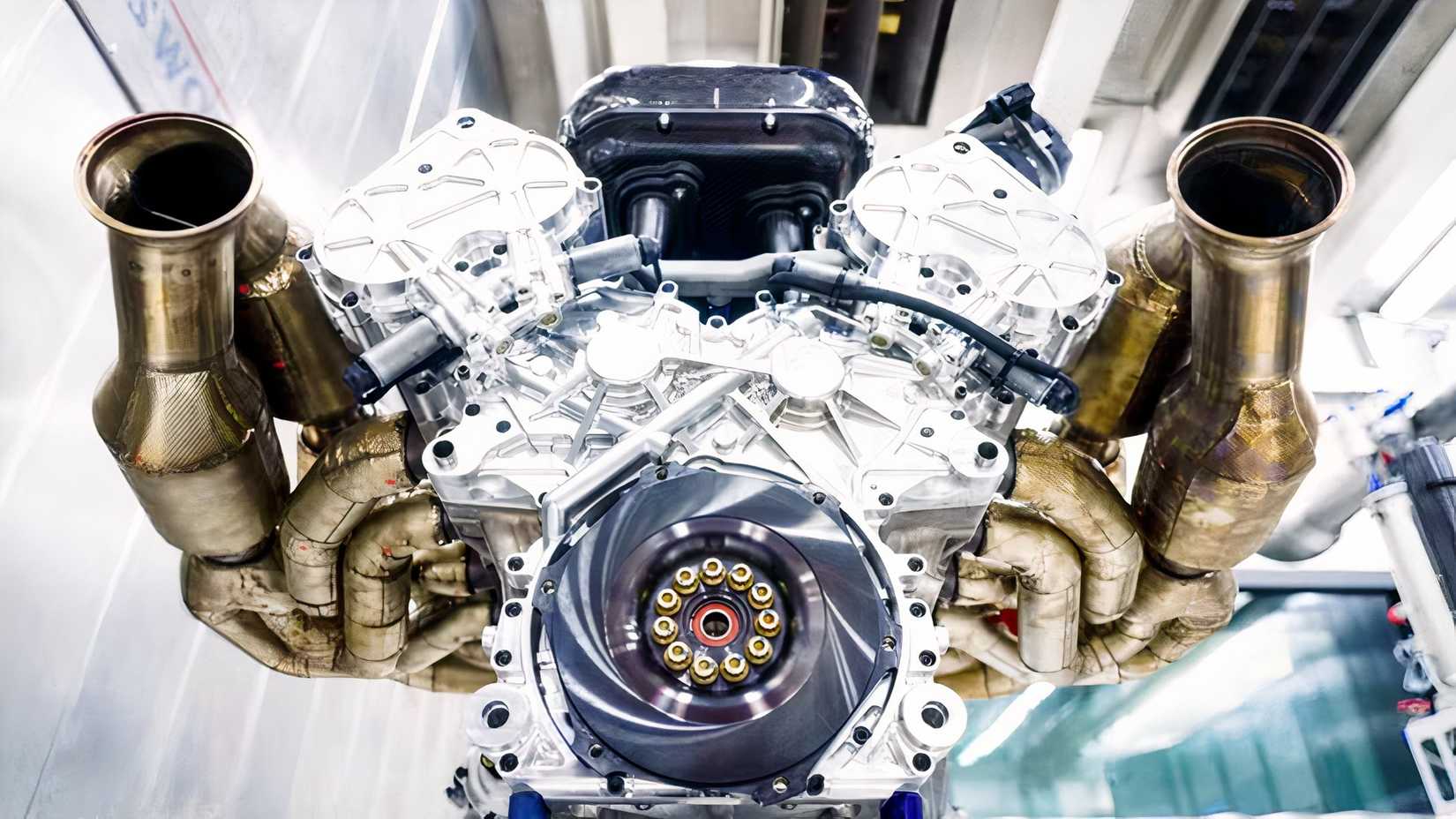 Aston Martin Valkyrie Cosworth V12 close-up