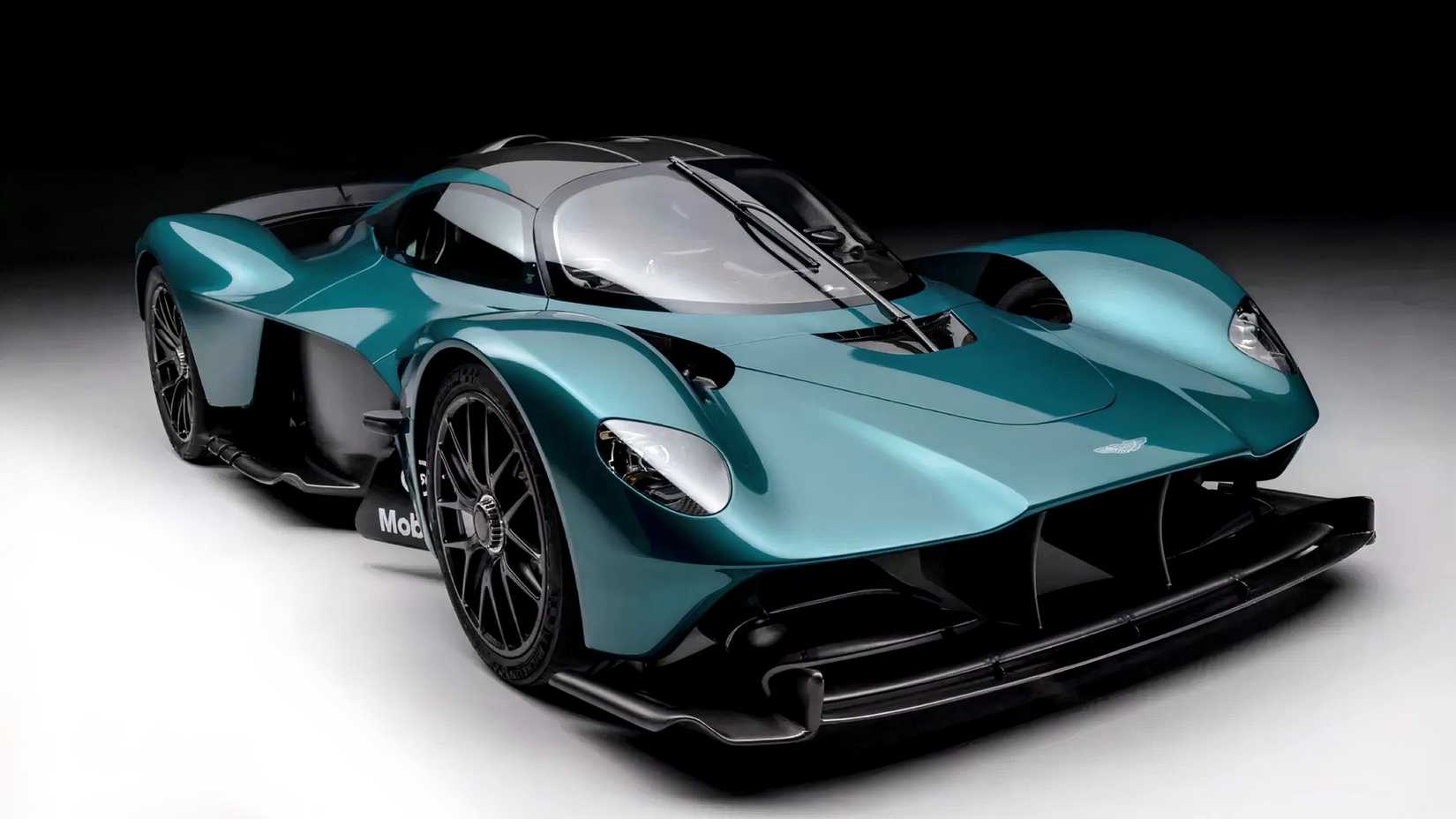Aston Martin Valkyrie front 3/4