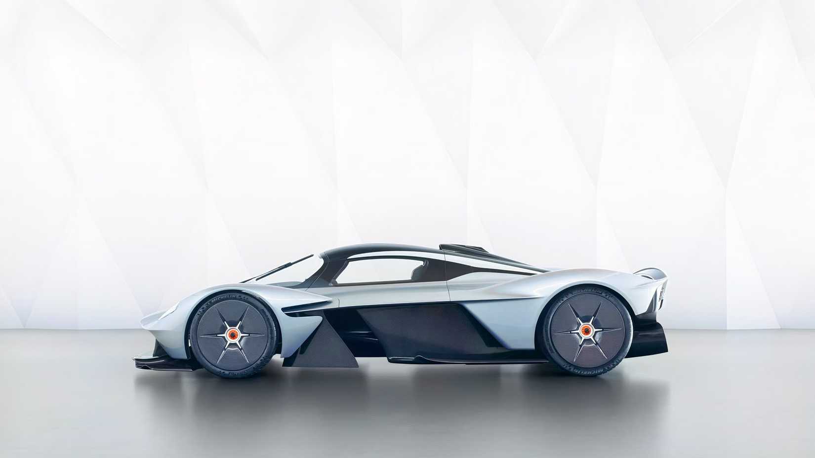 Aston Martin Valkyrie profile