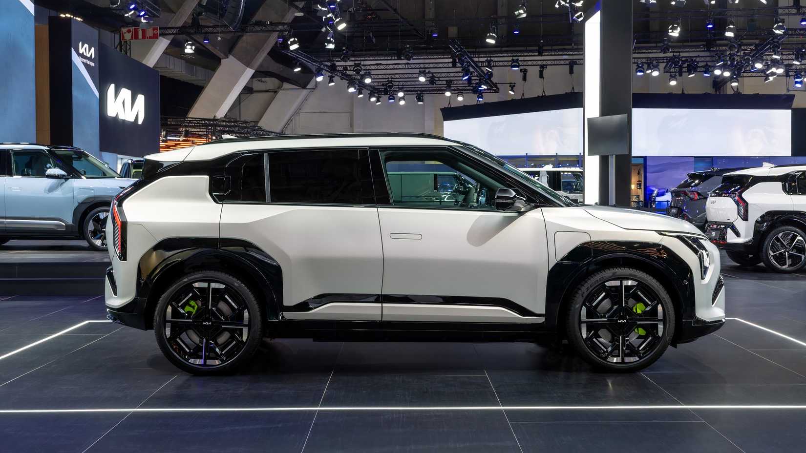 Kia EV3 GT marfim prata mate (2)-1