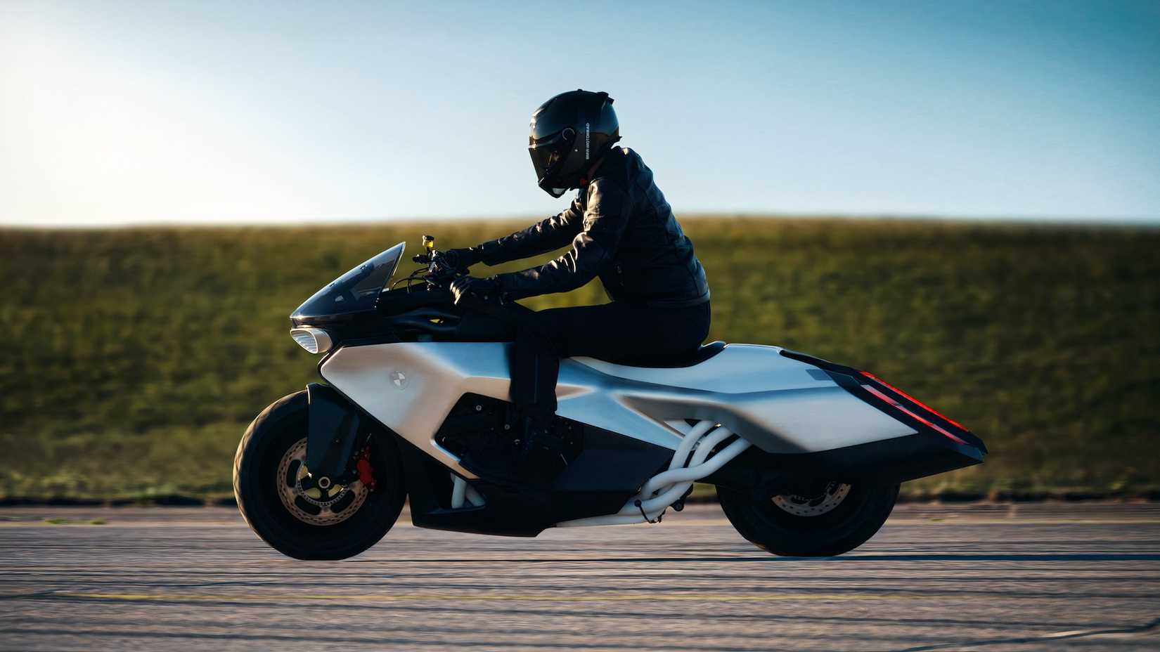 Foto de ação do BMW Motorrad Vision K18