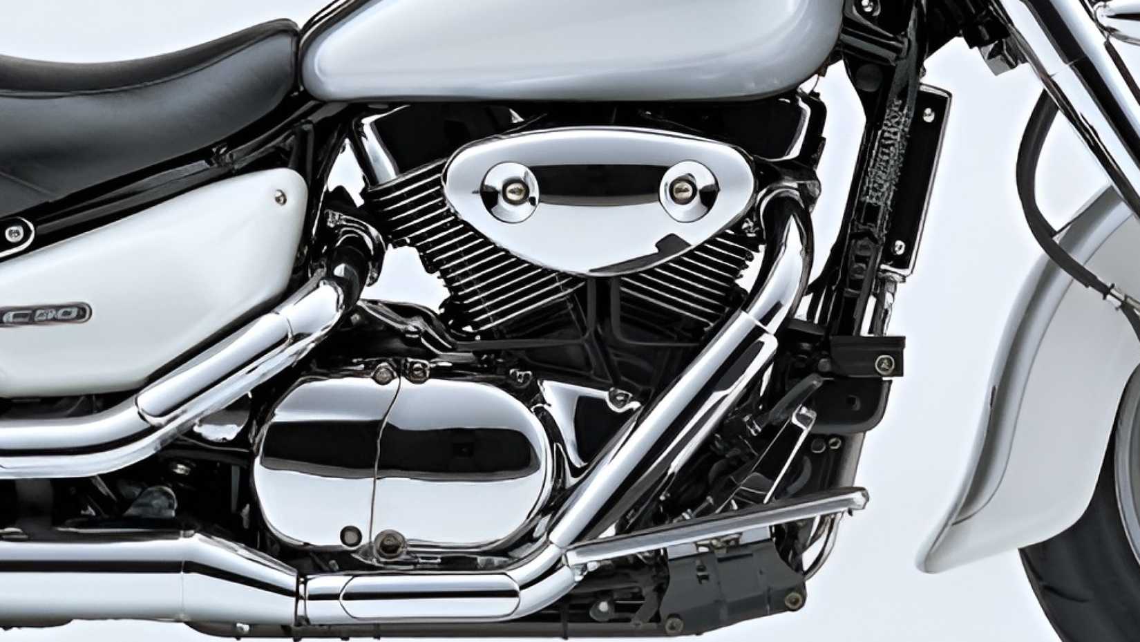 Suzuki Boulevard C90 V-twin engine studio shot