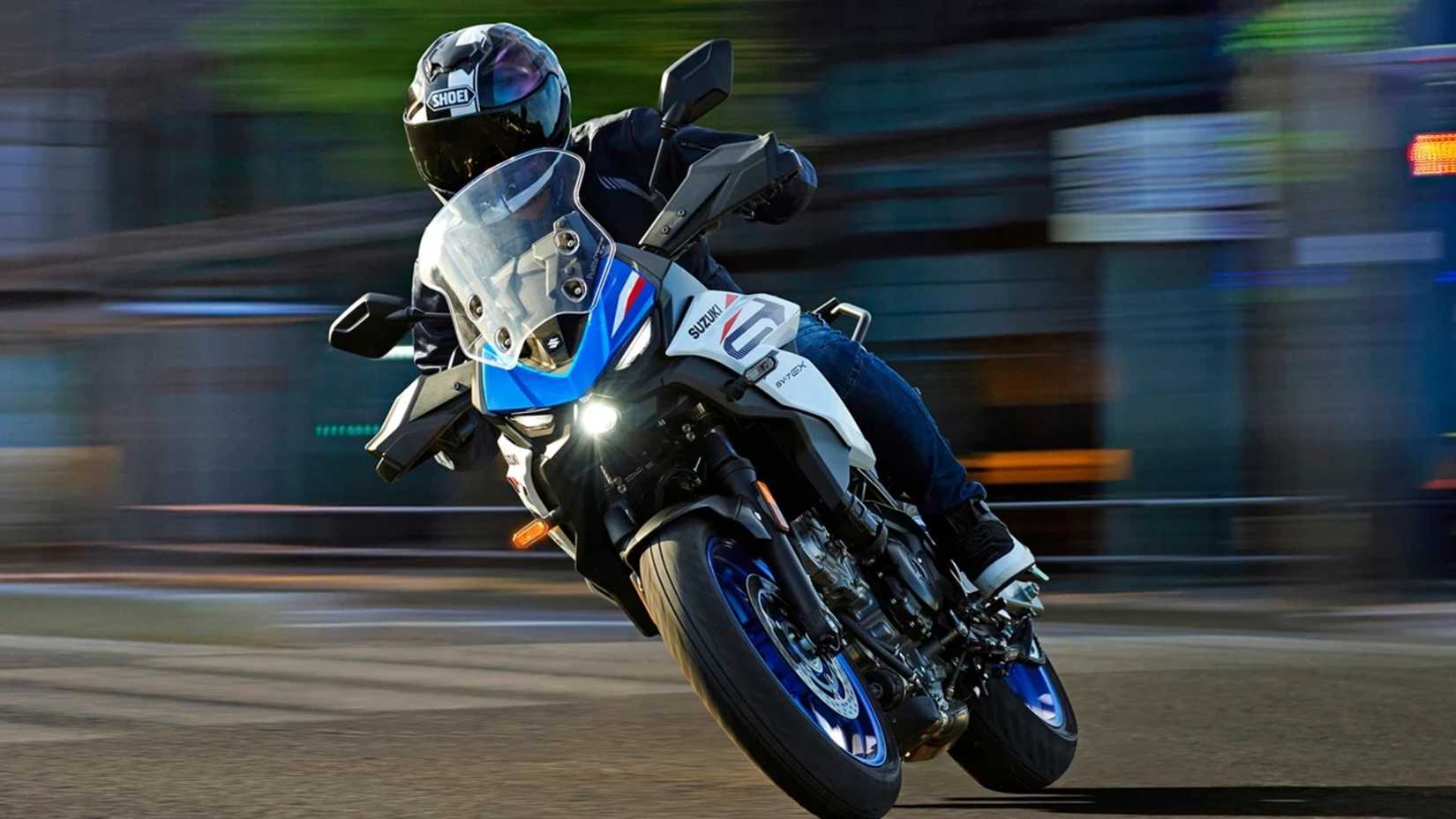 Uma foto de ação do Suzuki SV-7GX