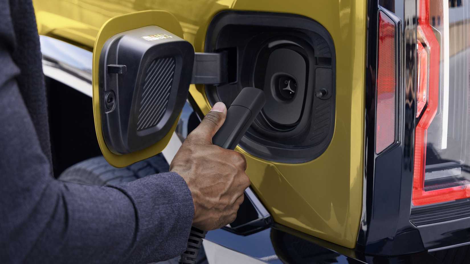 2027 GMC Hummer EV ÍCONE | 25 close-up da porta de carregamento