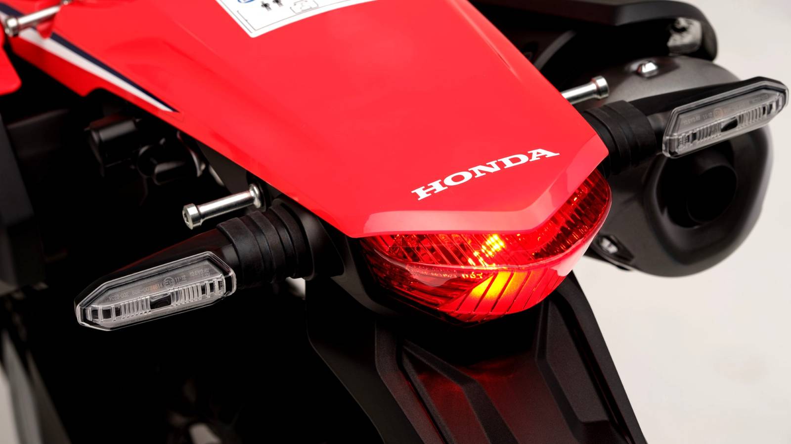Motociclette Honda con design moderno e affidabilità provata in strada e in pista