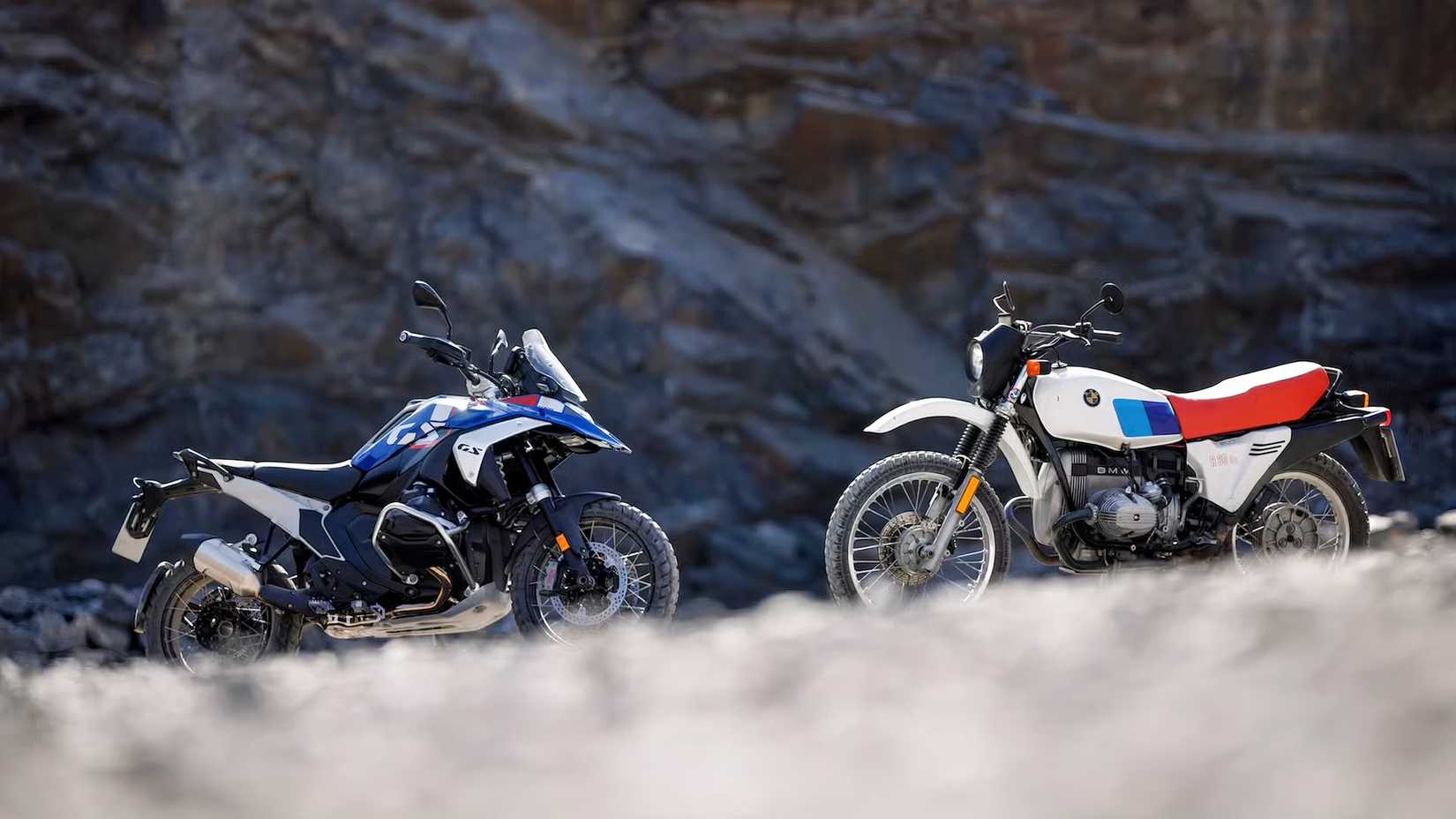 Static shot of the BMW R1300 GS with the R80 G/S 