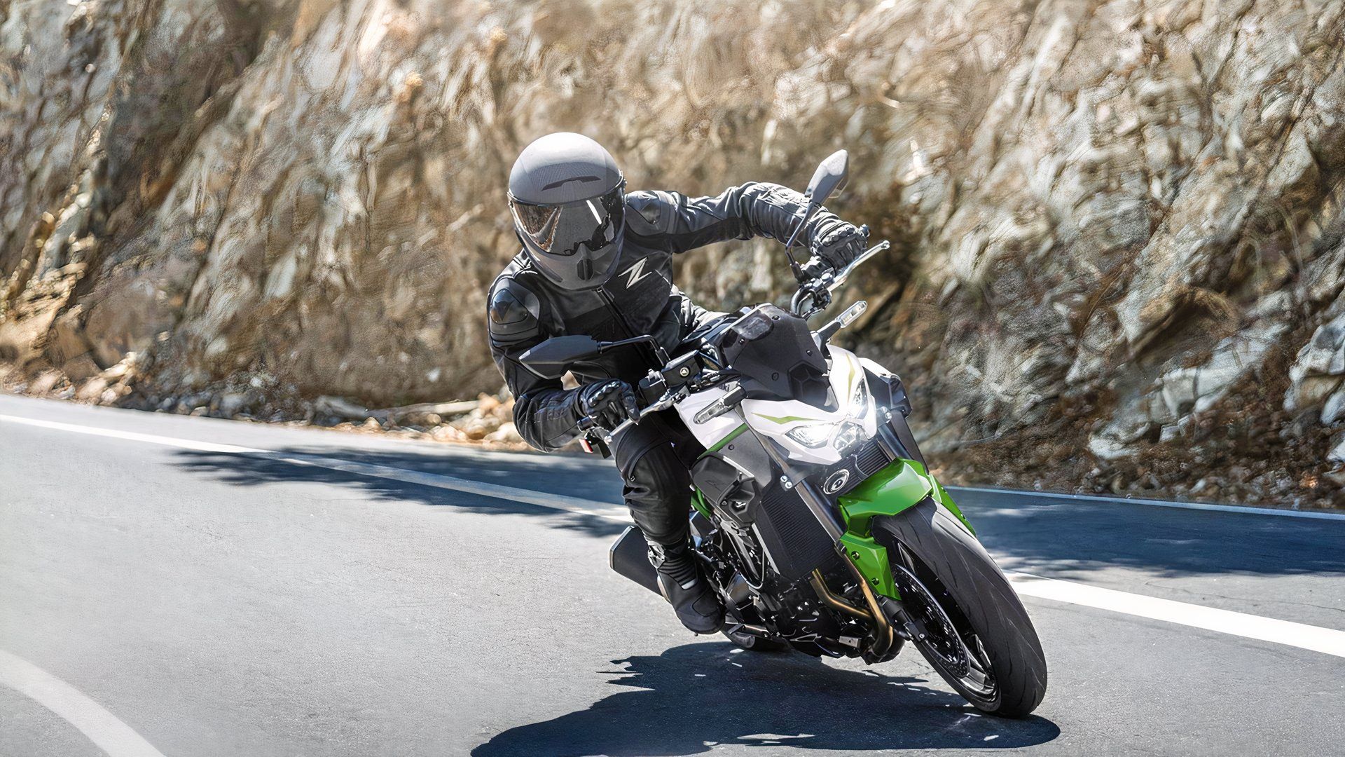 めんページ The 2027 Kawasaki Z900's New Look Is Pure Garage-Poster Material