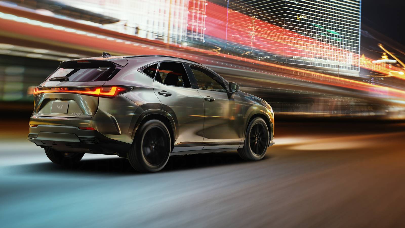 2027 Lexus NX con design moderno, tecnologia elettrica e interni raffinati