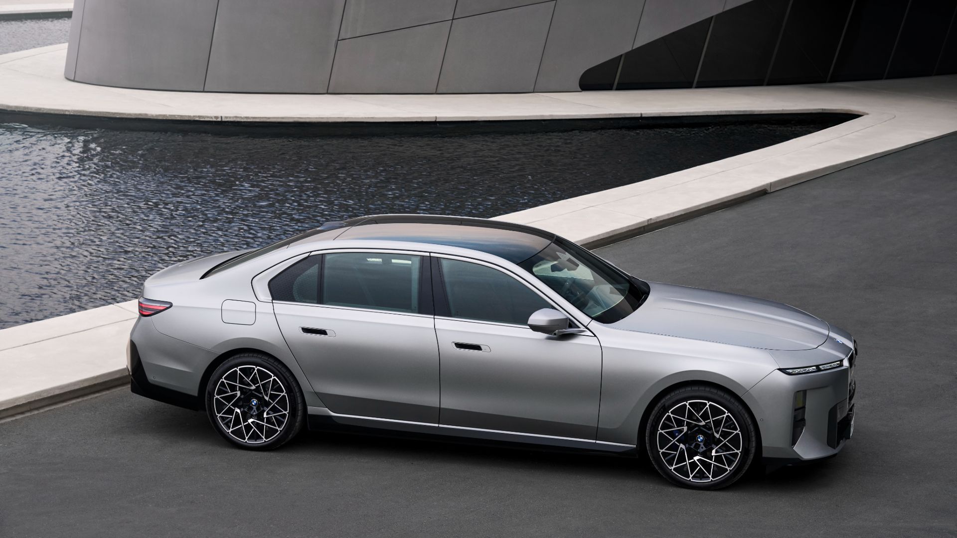 2027 BMW M760 xDrive: V8 Returns To BMW's Flagship Sedan
