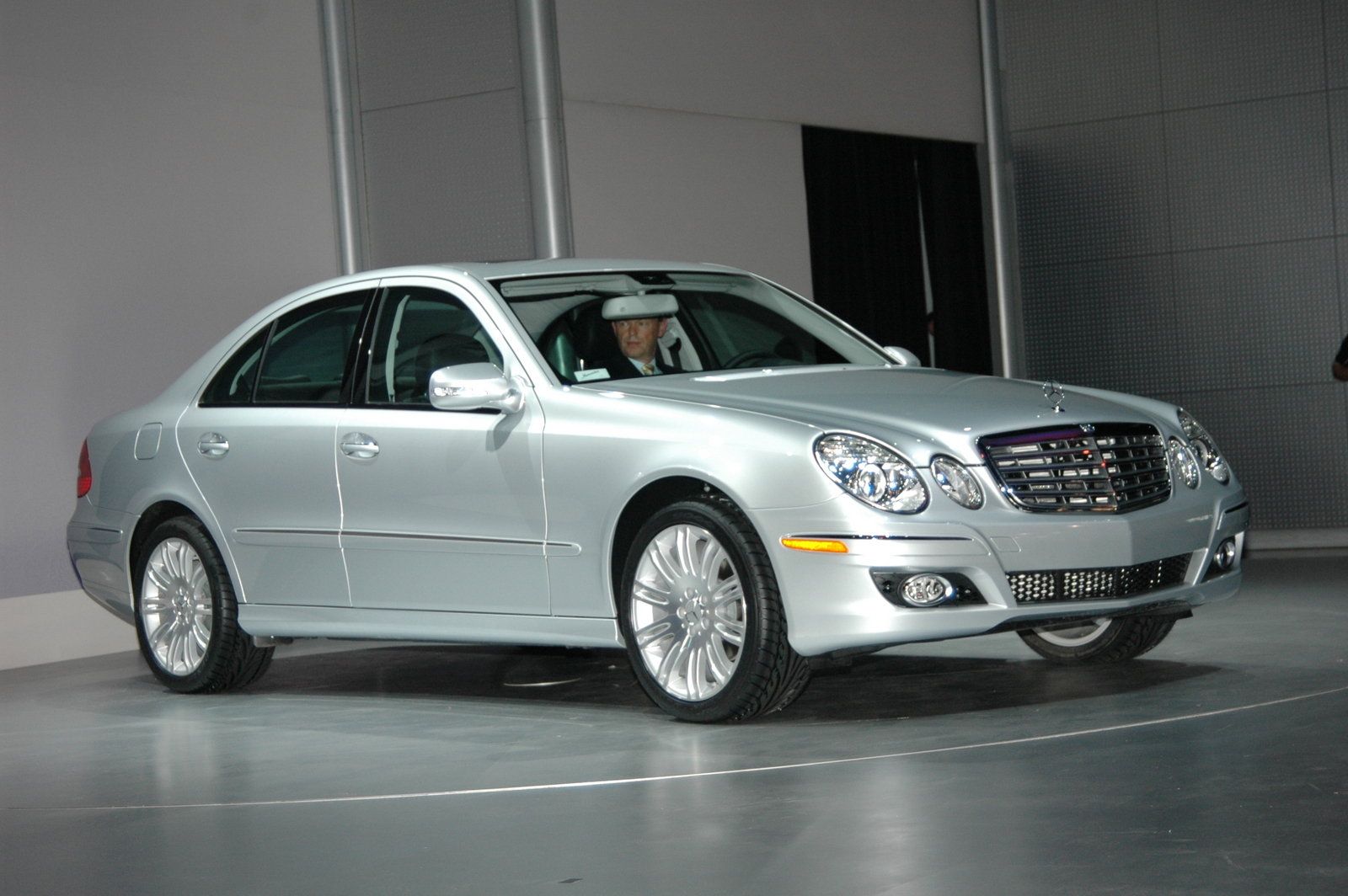 Mercedes Benz e550