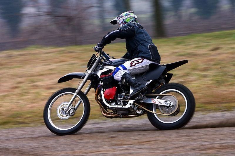 Suzuki GSX R 1000 Dirt Bike