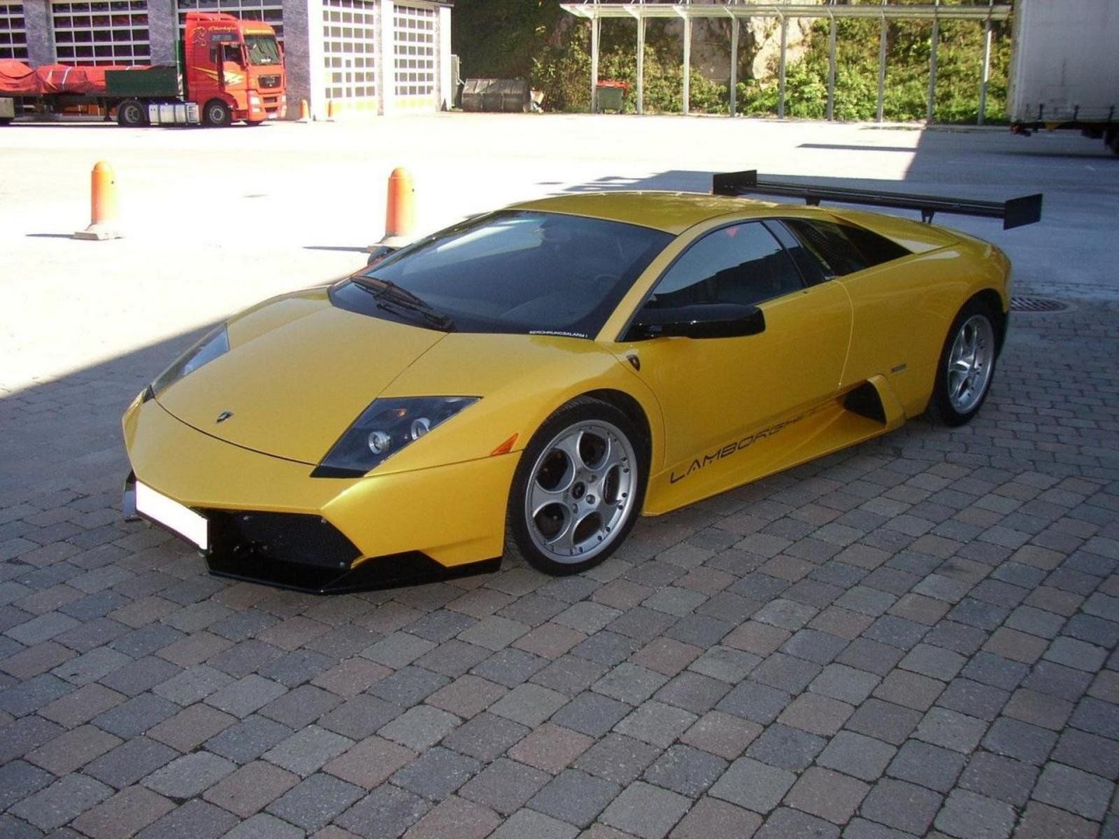 Lamborghini Murcielago SV жёлтая