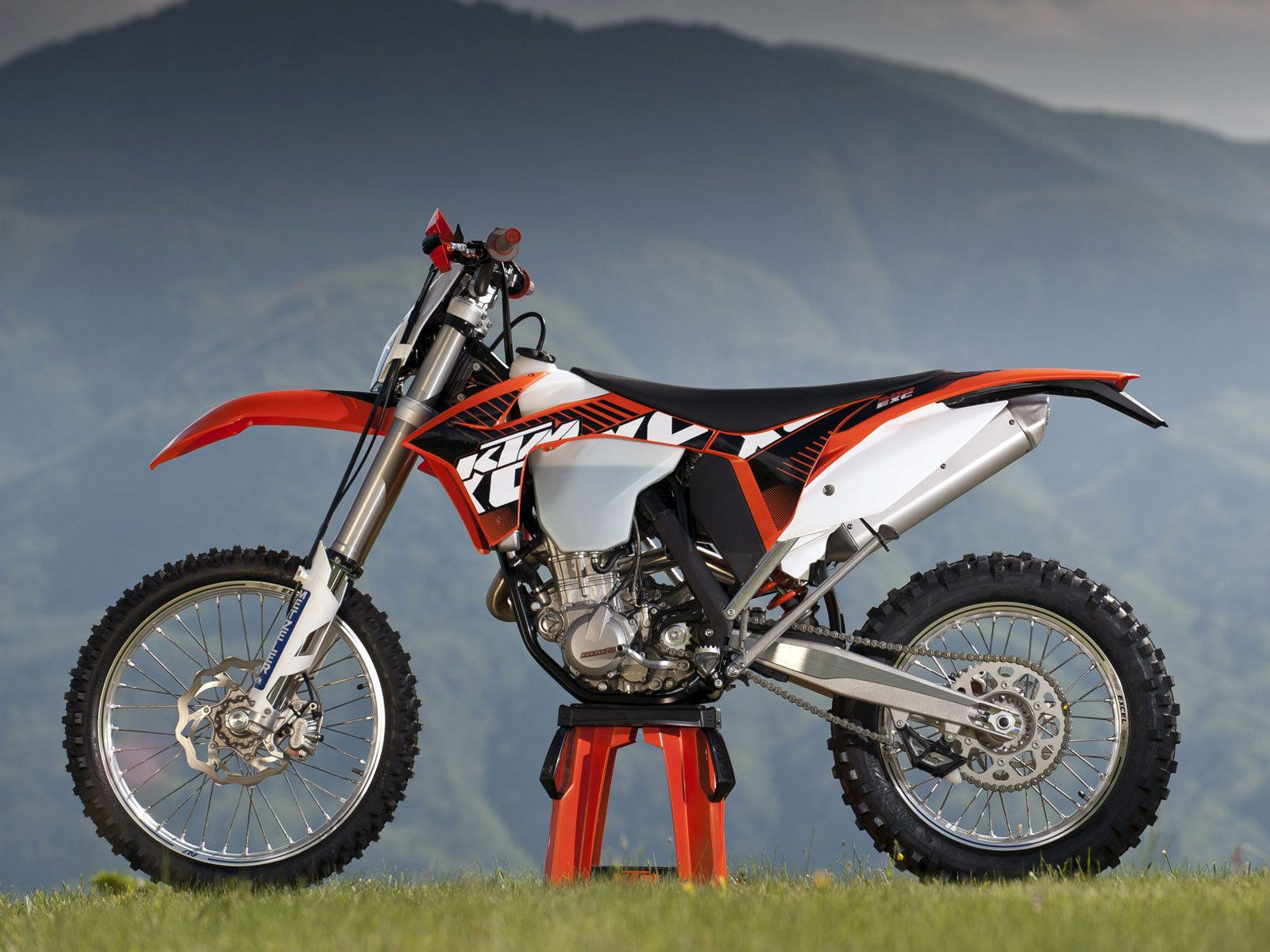 KTM EXC Модельный год