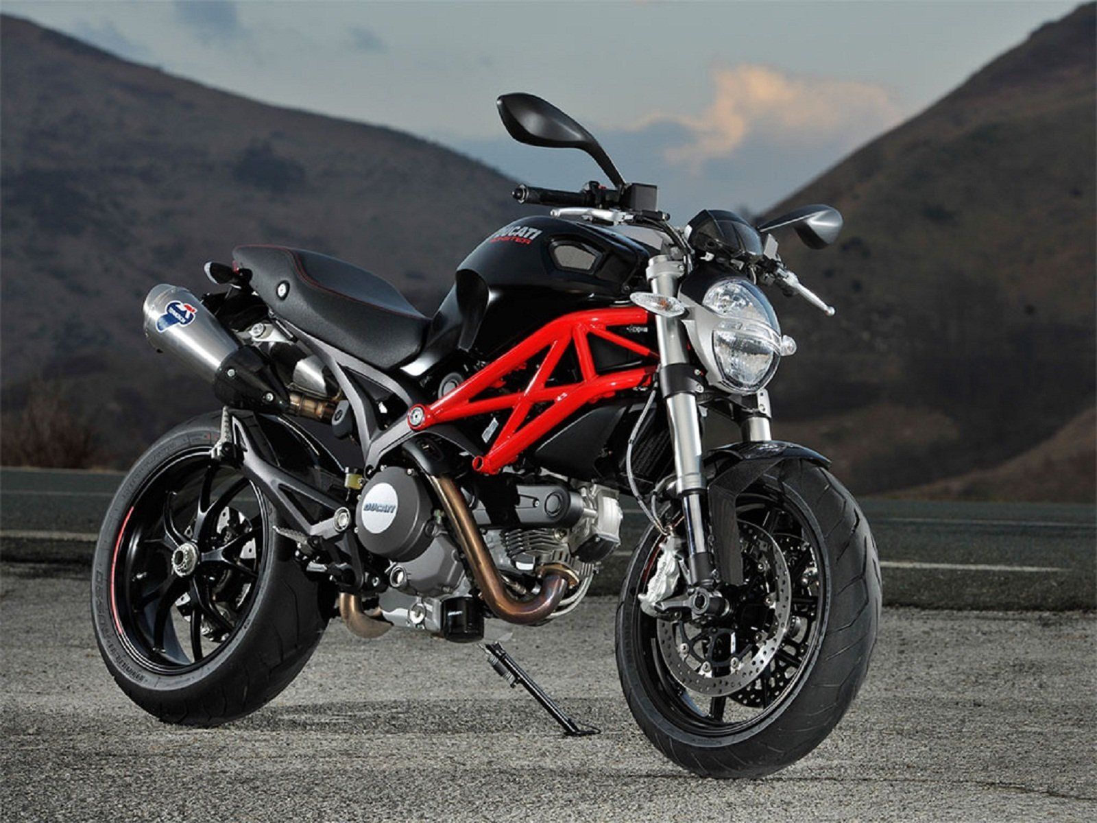 Ducati monster 796. Мотоцикл Дукати монстр. Дукати мотоцикл 796. Дукати монстр 796.