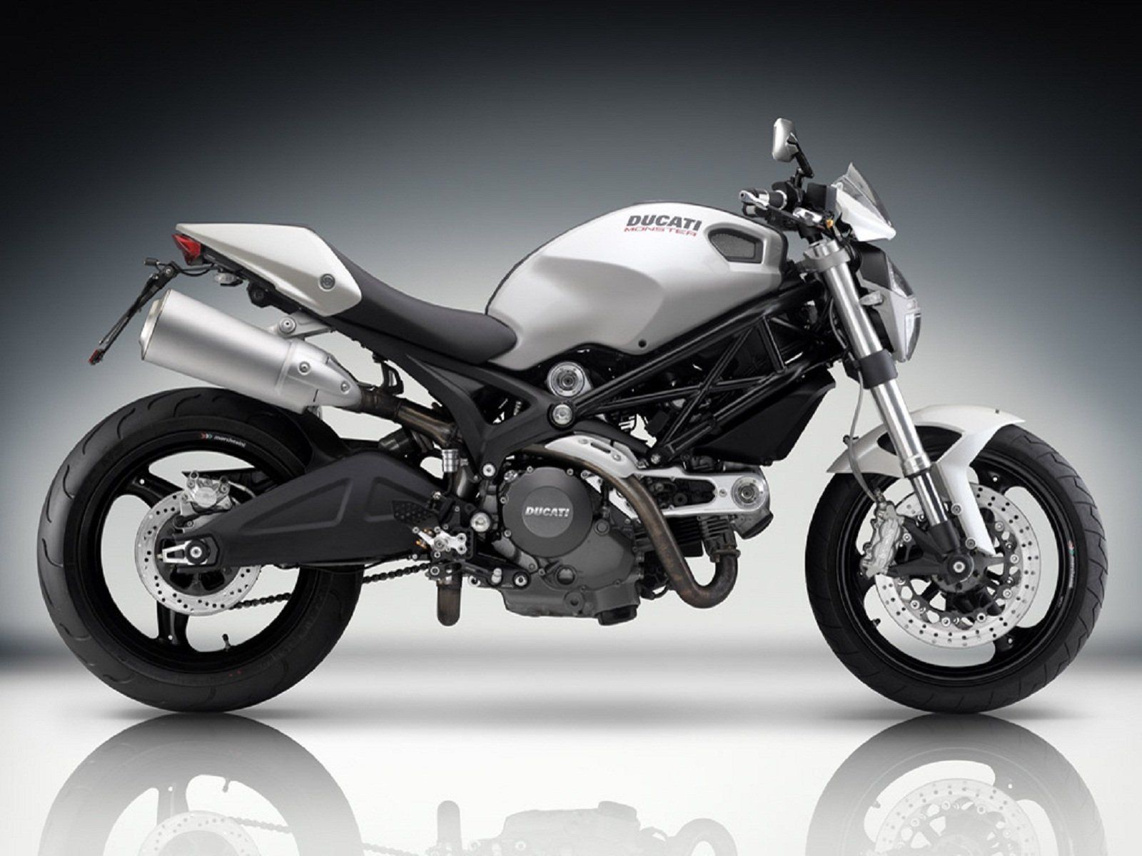 Ducati Monster 696 кастом