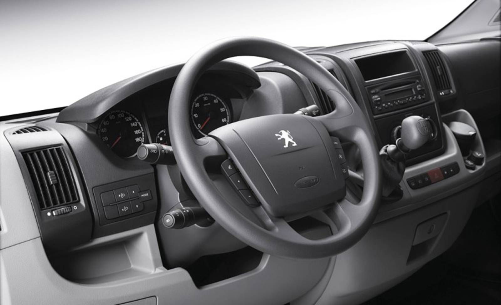 Peugeot Boxer 2015 салон