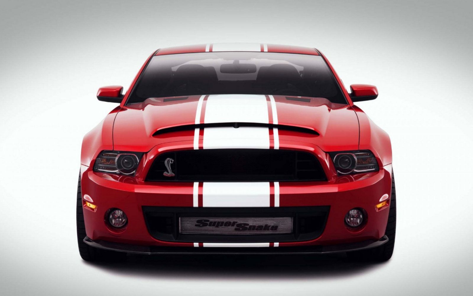 Ford Mustang Shelby gt500 красный