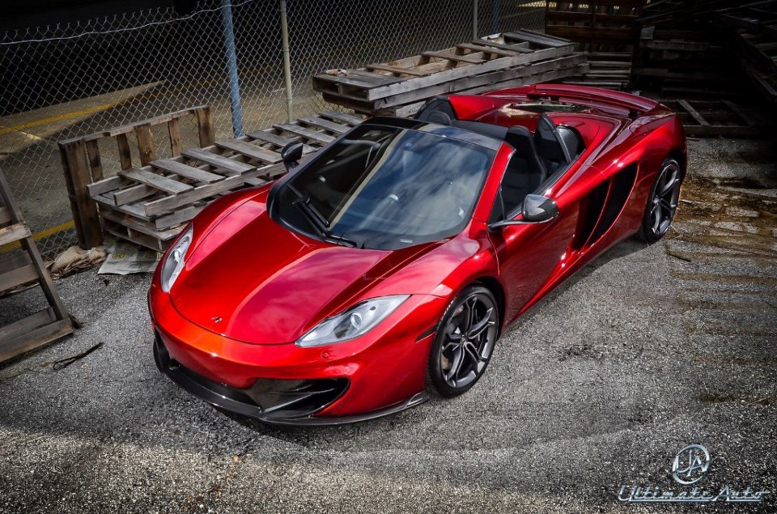 MCLAREN mp4 12c Red