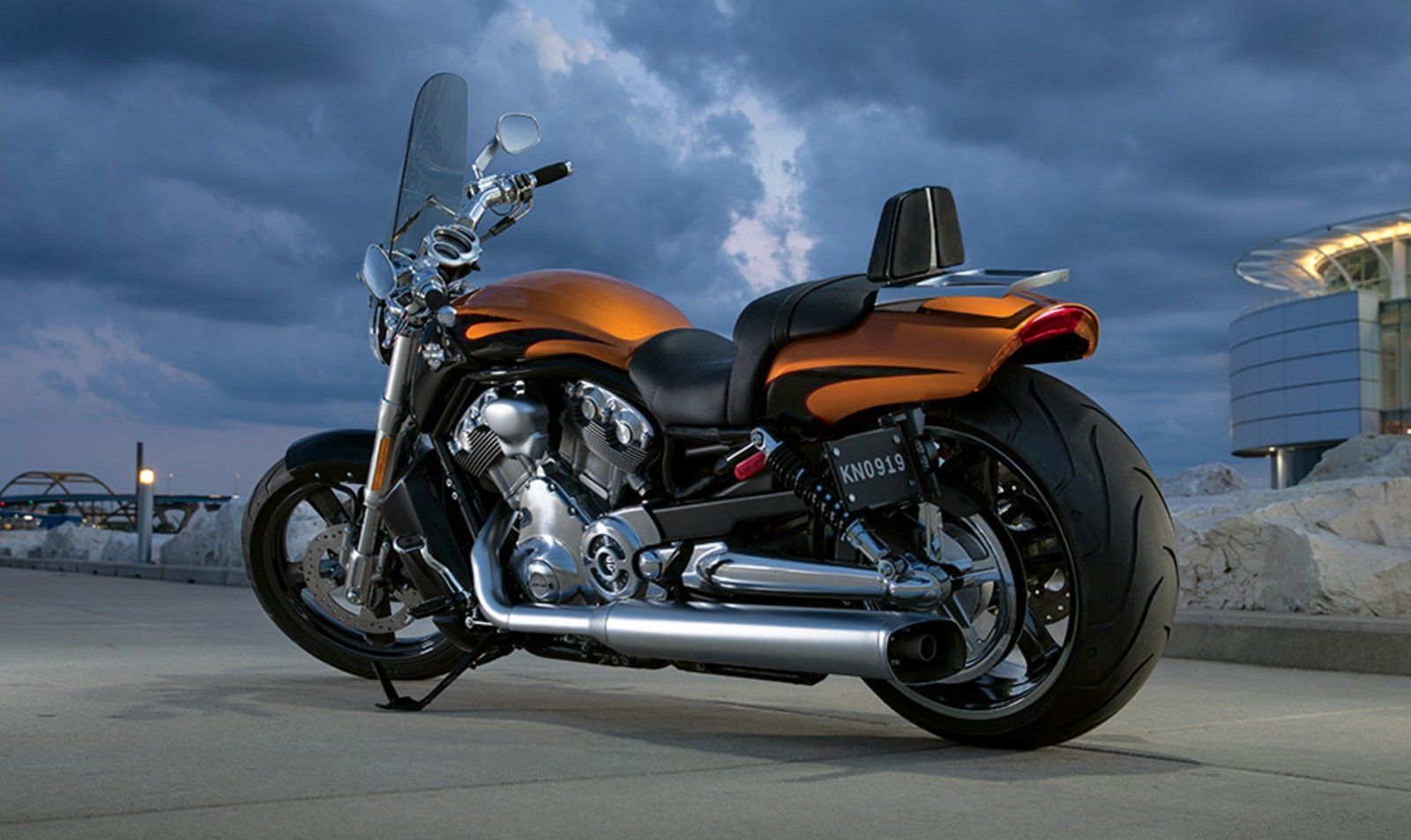 Harley Davidson v Rod muscle 2015