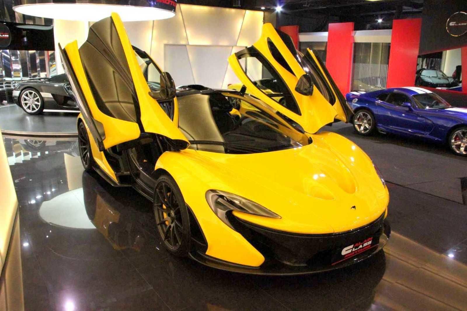 Макларен p1 красный Дубай