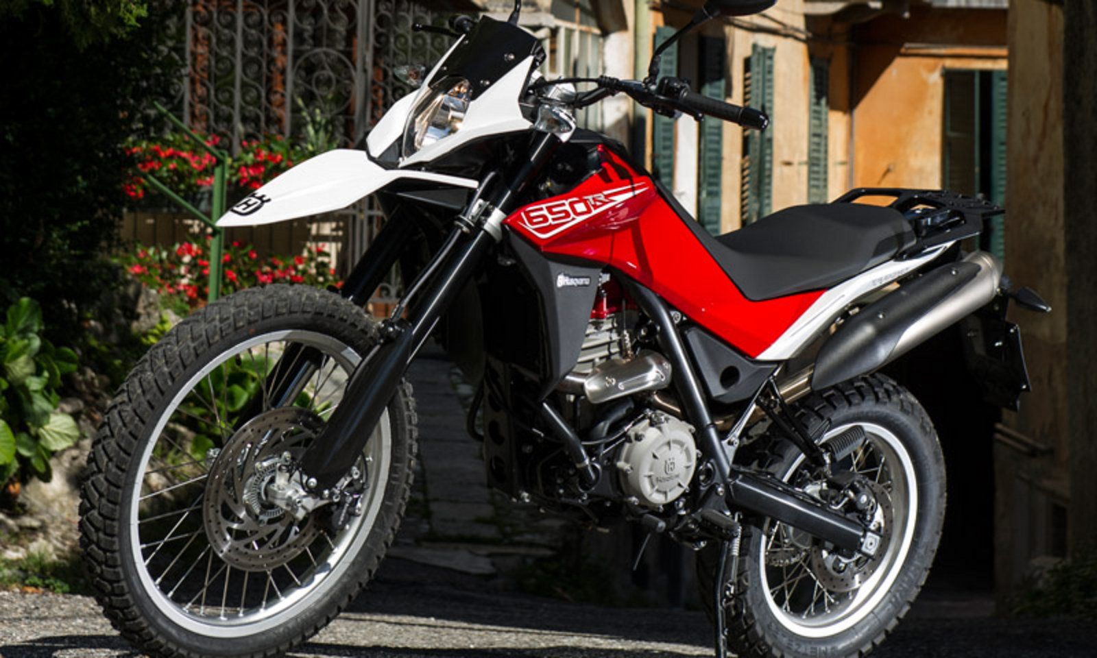 Guide tr650. Husqvarna 650 terra. Guide tr650. Хускварна 650 мотоцикл. Husqvarna 650 terra.