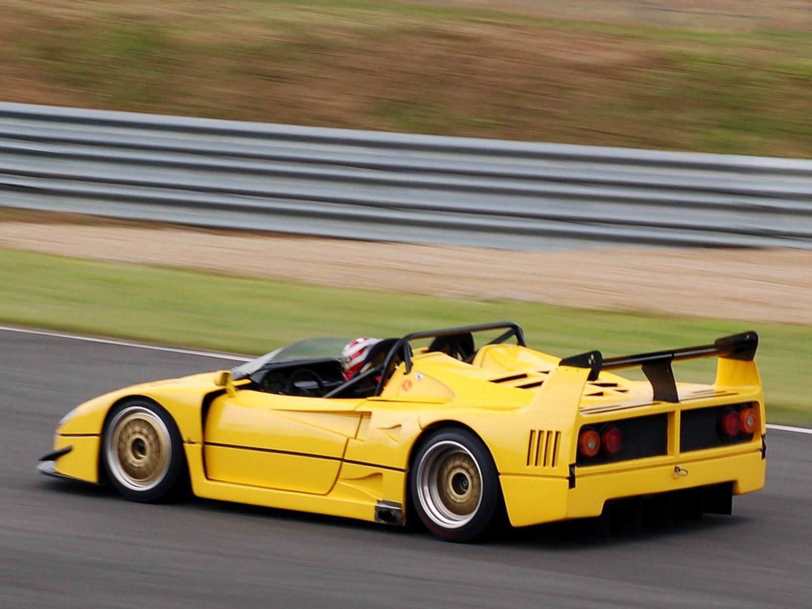 Ferrari f40 Yellow