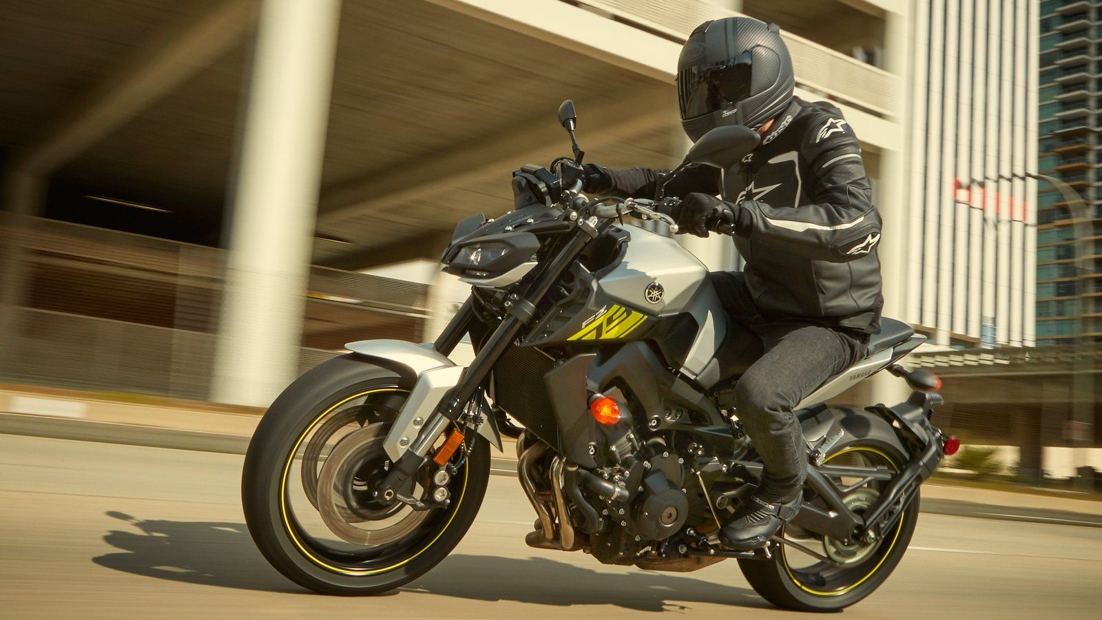 Yamaha mt09 Stunt