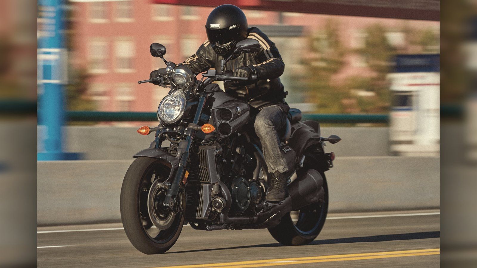 Круизер Yamaha v Max