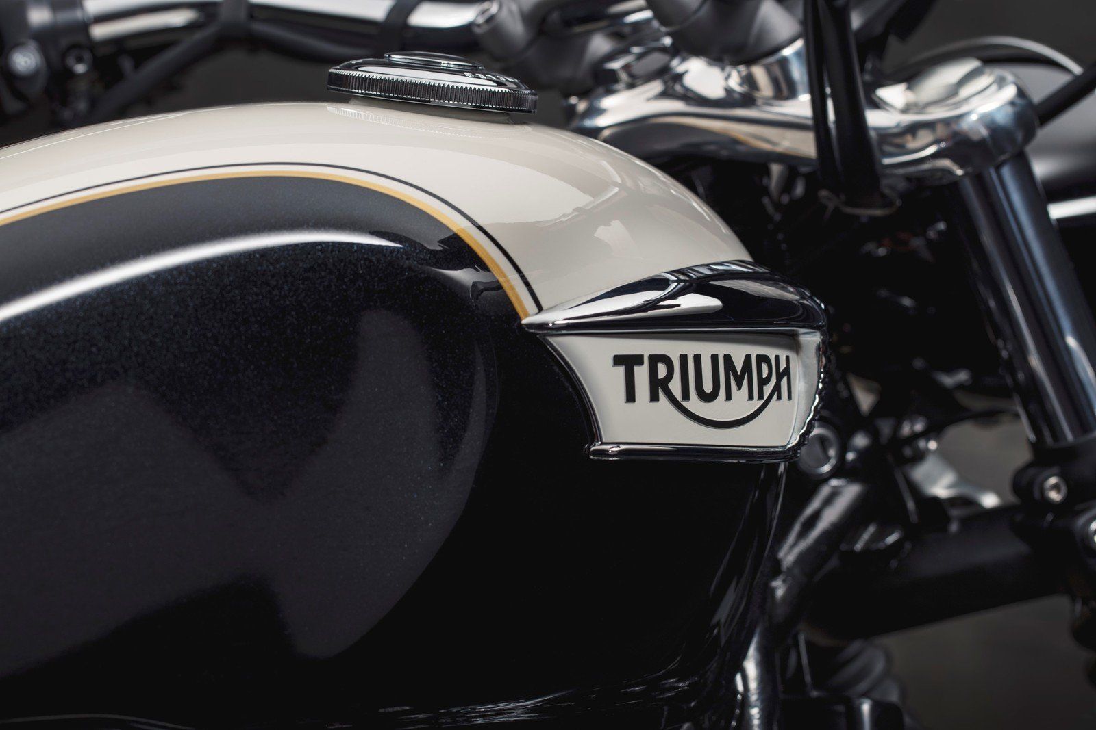 Триумф мастер. Triumph Bonneville Speedmaster. Triumph Speedmaster 1200. Triumph Bonneville Speedmaster 2023. Рамки для кофров Triumph Speedmaster.