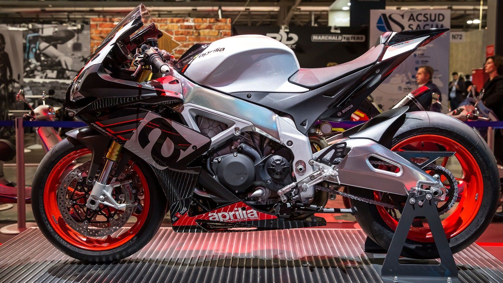 Aprilia rsv4 2010 Factory