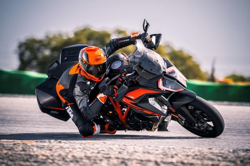 Супермото KTM 1290 super Duke