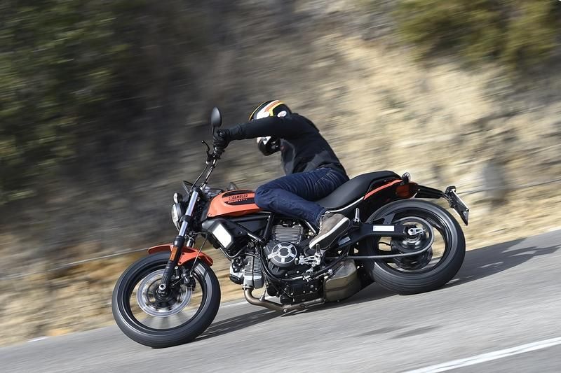 Ducati Scrambler sixty2