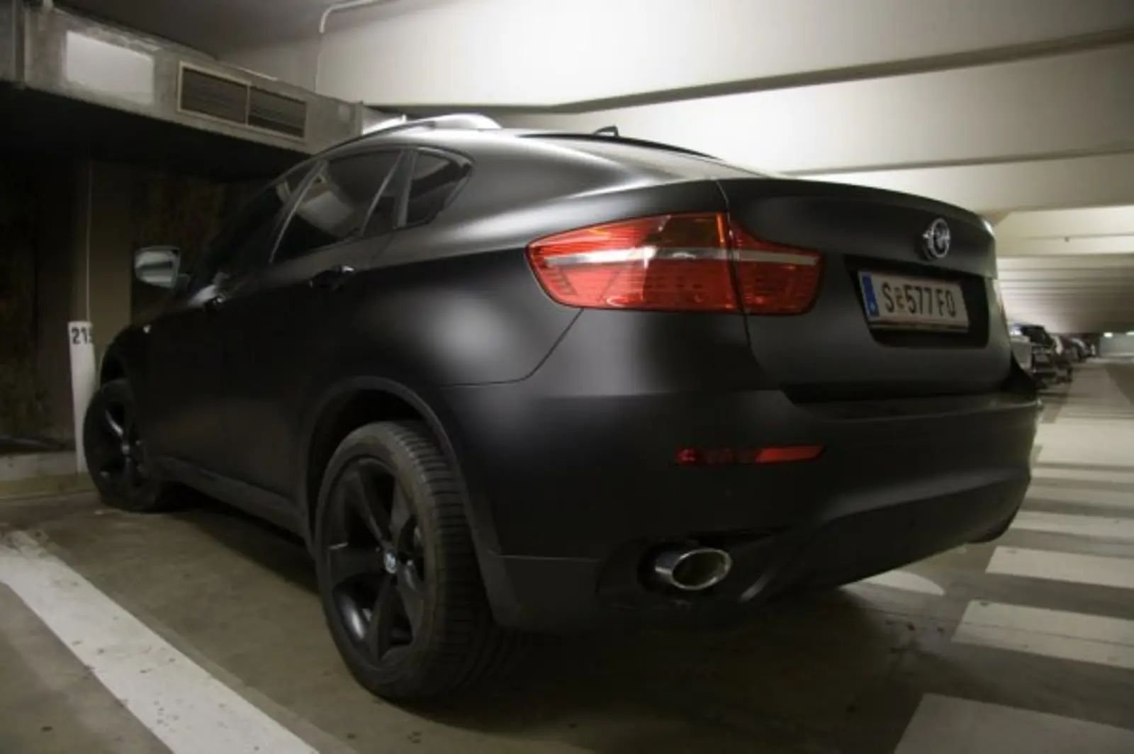 BMW vbx6 с покрытием из Vantablack