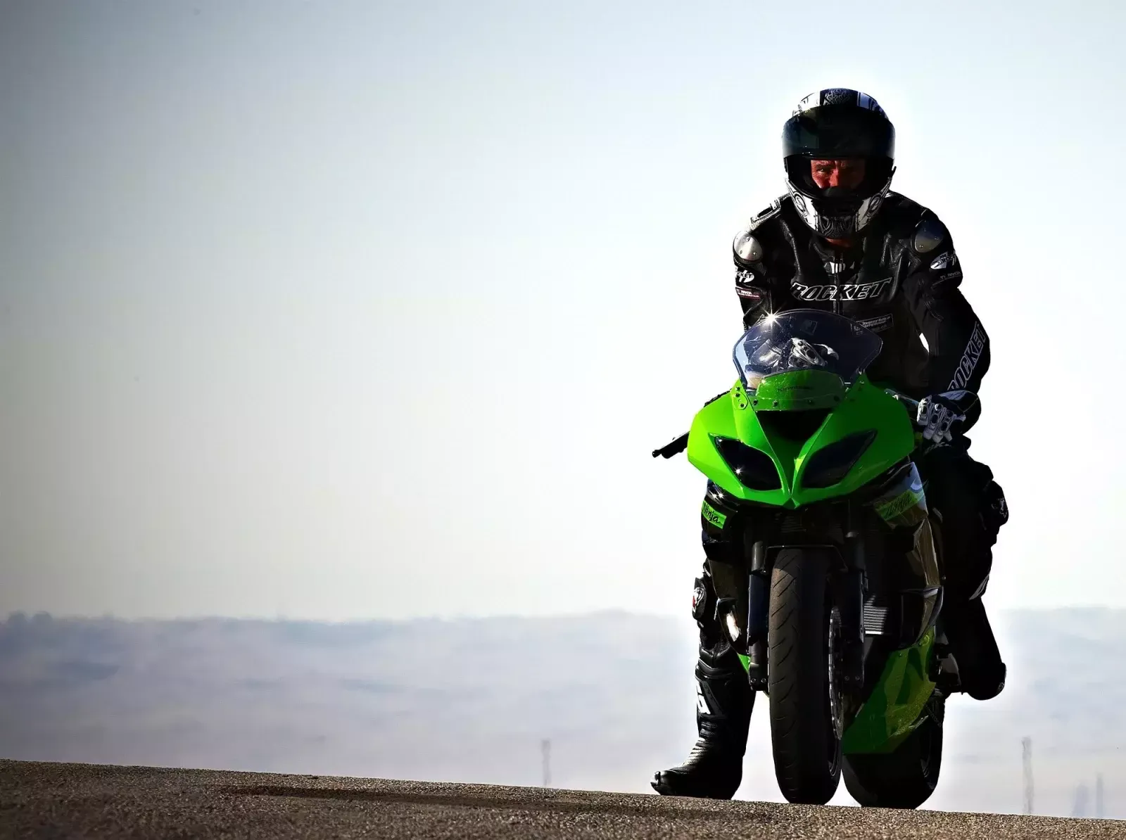 Мотоцикл пилота zx6r