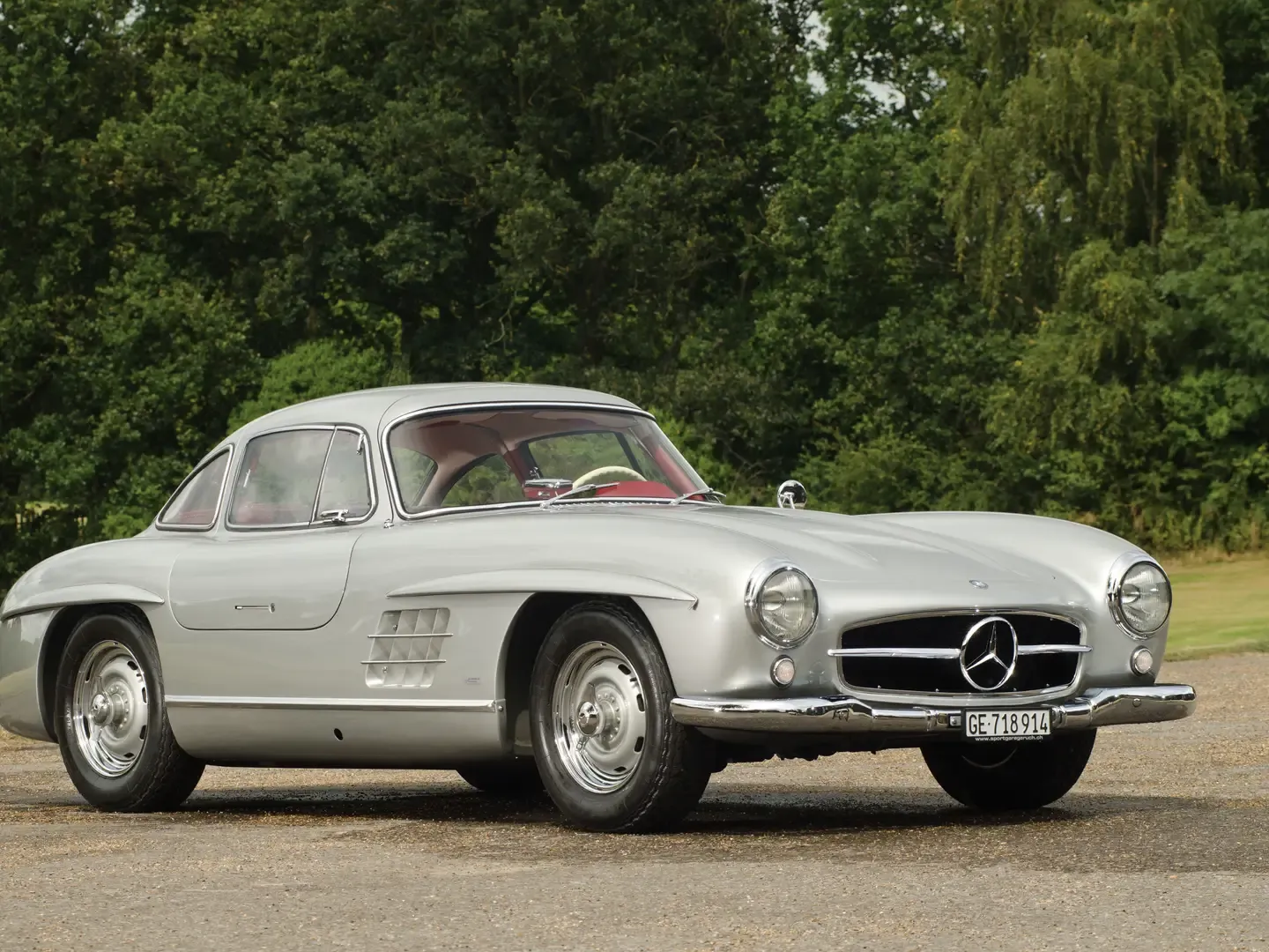 Мерседес 300. Mercedes-Benz 300sl Gullwing Coupe. Мерседес 300 SL Coupe. Mercedes-Benz 300sl 1955 г. Mercedes-Benz 300 SL Coupe.