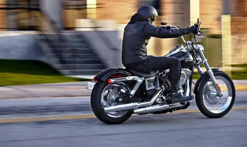 Harley Davidson FXDB Dyna Street Bob