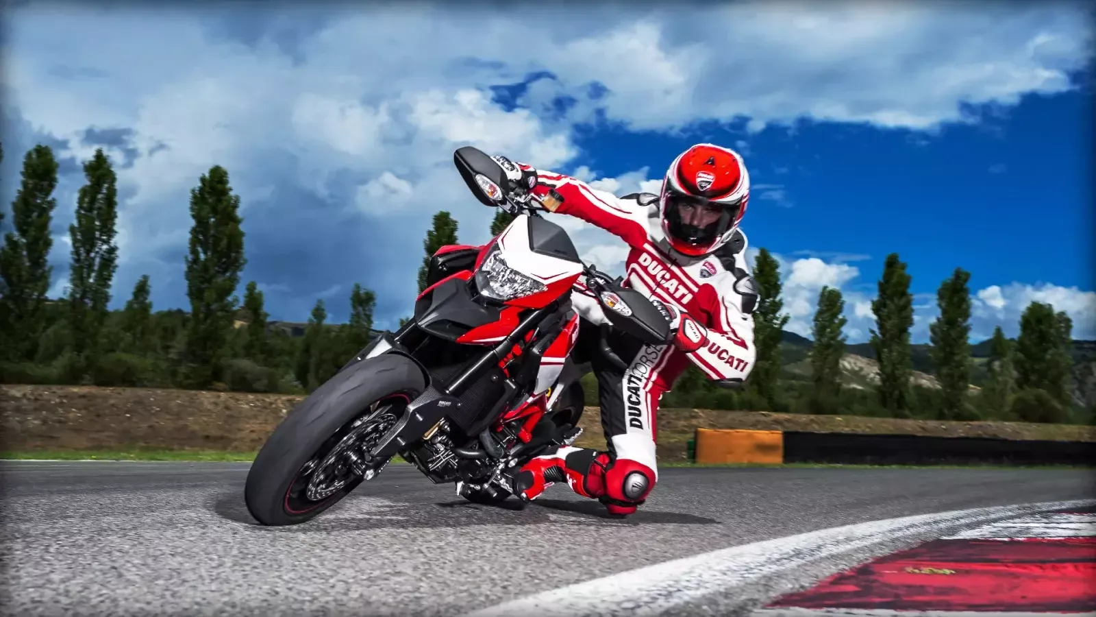 Ducati Hypermotard 821