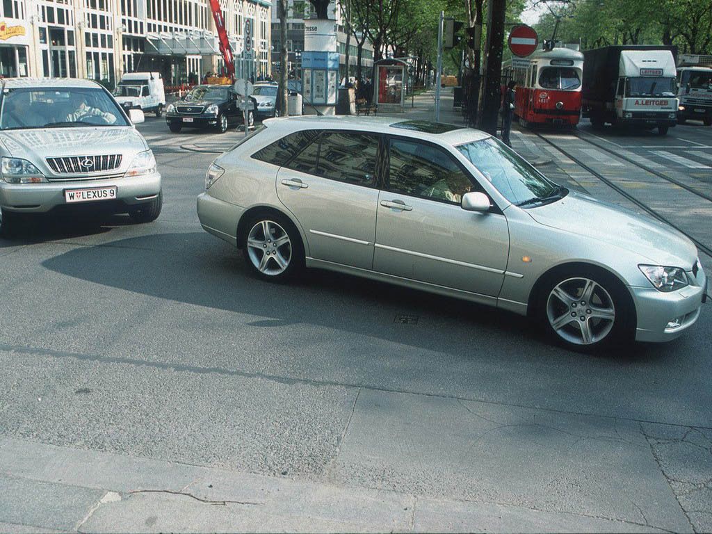 2002 Lexus IS 300 SportCross