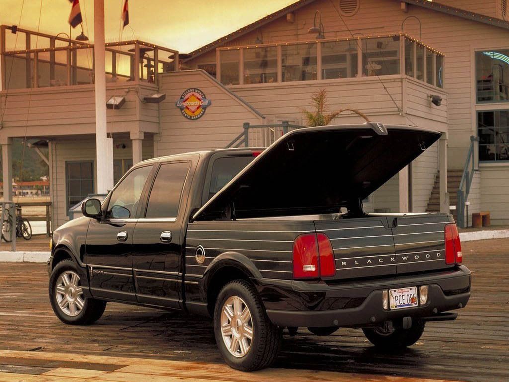 2001 - 2002 Lincoln Blackwood