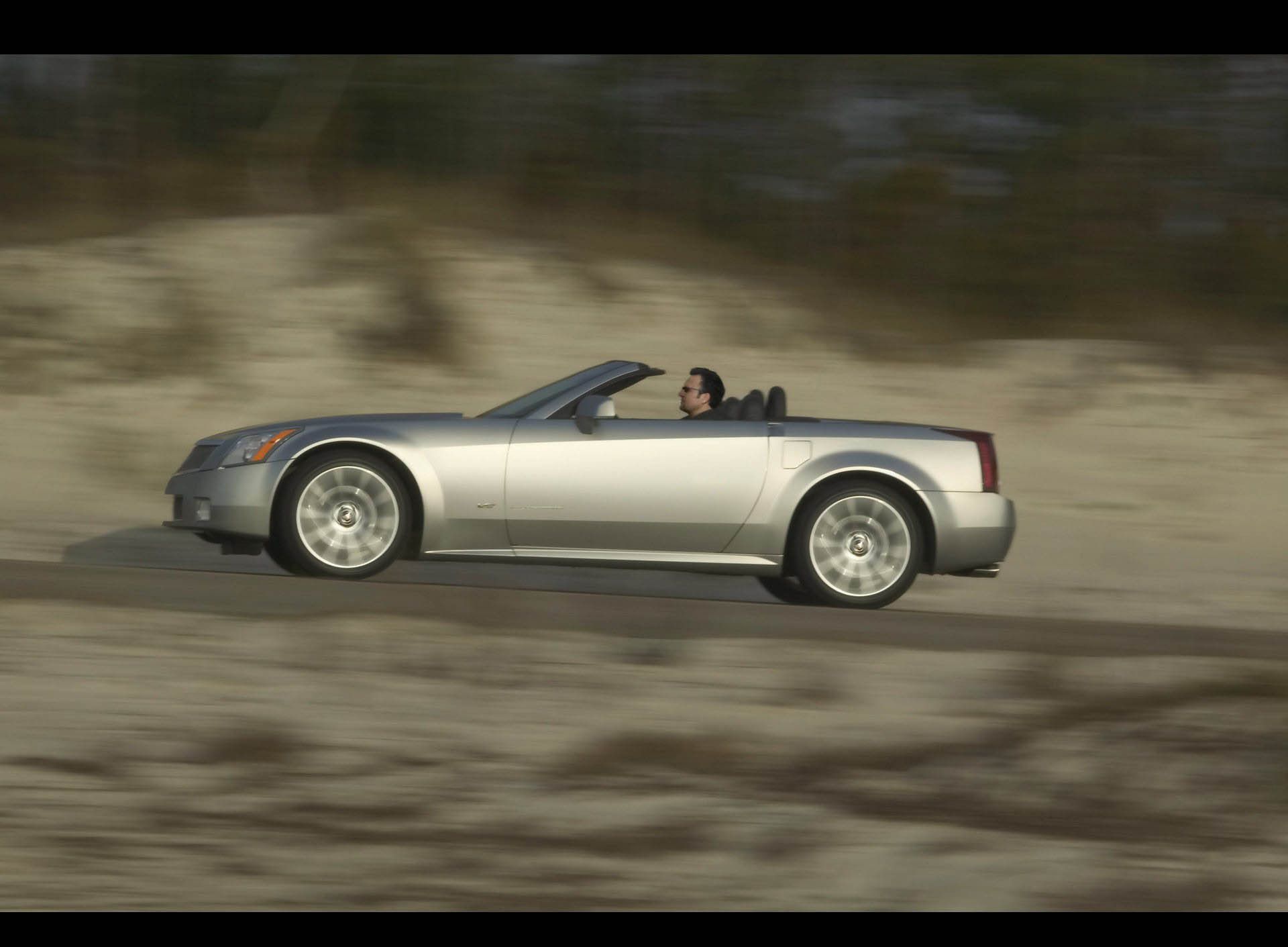 2004 - 2009 Cadillac XLR