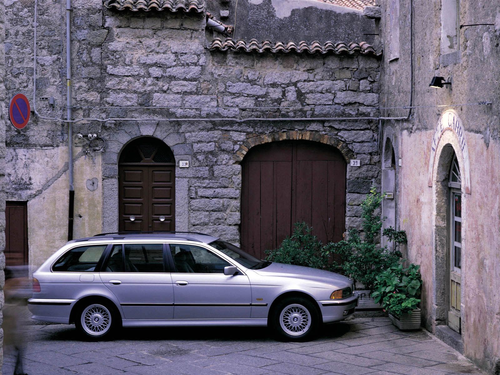 1998 - 2003 BMW 5-Series (E39)